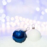 20 Magical Mistletoe Christmas Songs