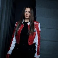 Непоколебима