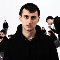 Об камни