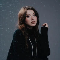 Луна цвета серебра