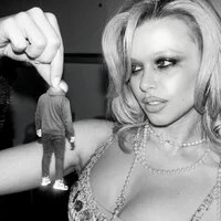 WOMAN MOMENT