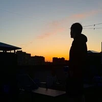 Она не в курсе