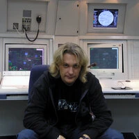 2000 баксов