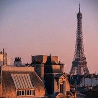 9 AM IN PARIS